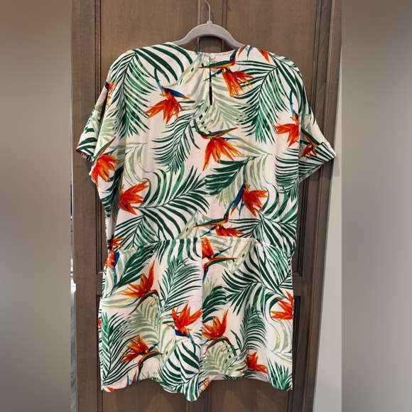 Davi & Dani NWT Shorts Romper Tropical Print Large - Picture 4 of 4